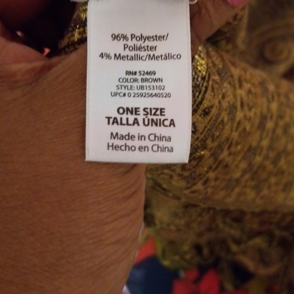 Beautiful Tapestry Wrap Scarf - Picture 3 of 5